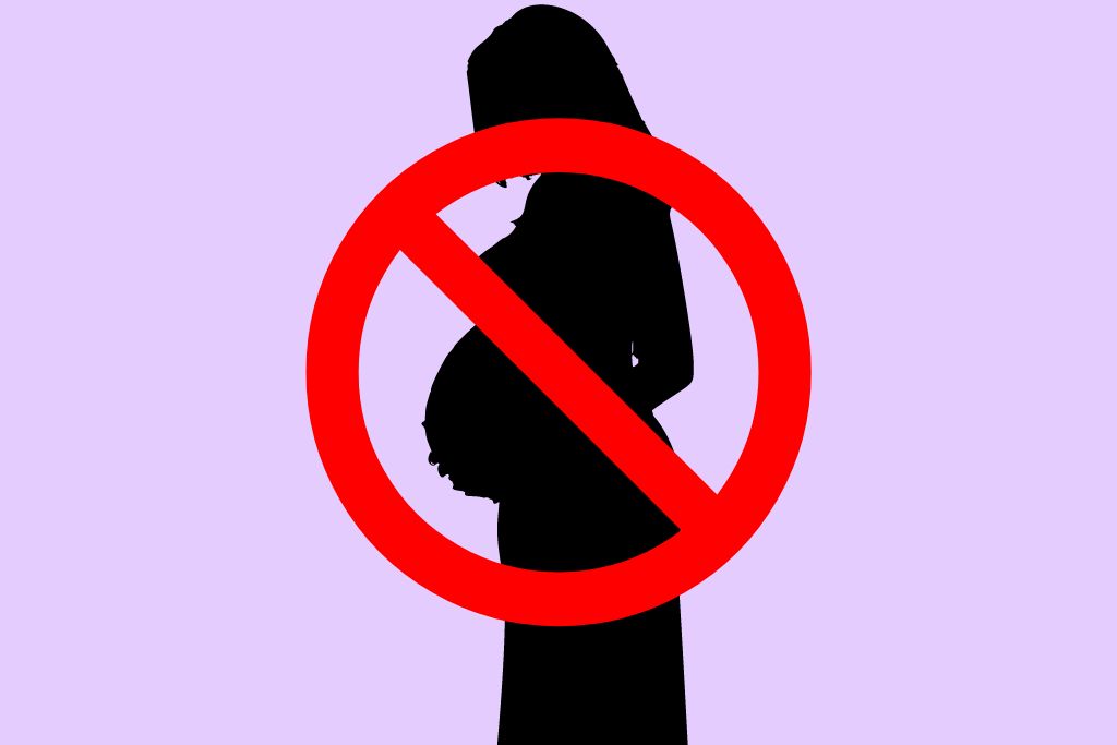 silhouette pregnant women with the no symbol